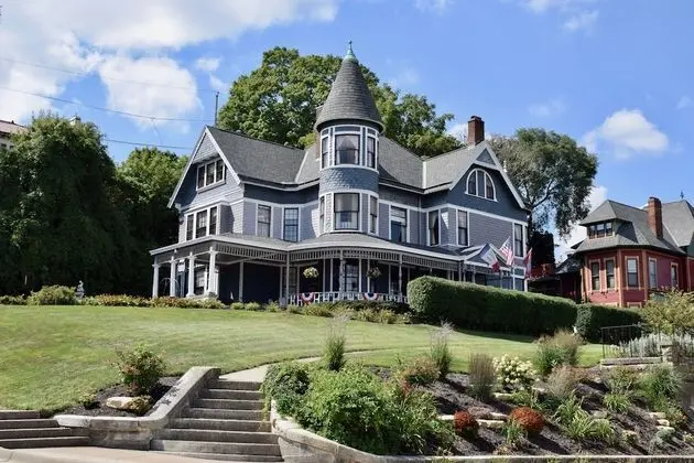 The Hancock House - Öne Çıkan Resim