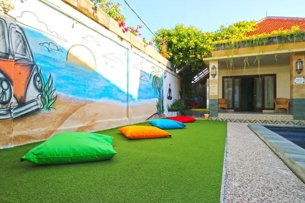 Hang Five Canggu Hostel - Havuz