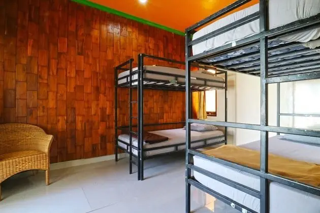 Hang Five Canggu Hostel - Oda