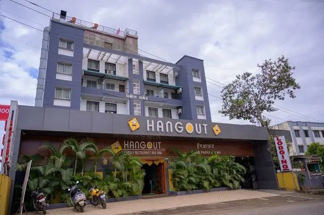 Hotel Hangout