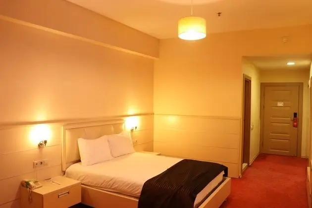 Hangover Central Hotel - Oda