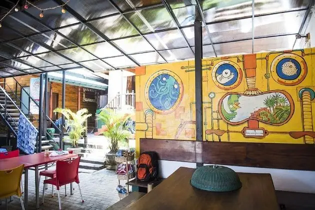 Hangover Hostels at Mirissa - Yerinde Yemek