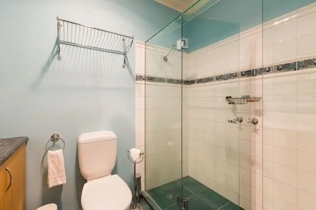Hanna, 4BDR Melbourne Apartment - Banyo Tipleri