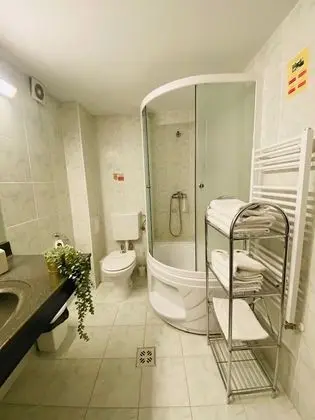 Hotel Hanul Fullton - Banyo Tipleri