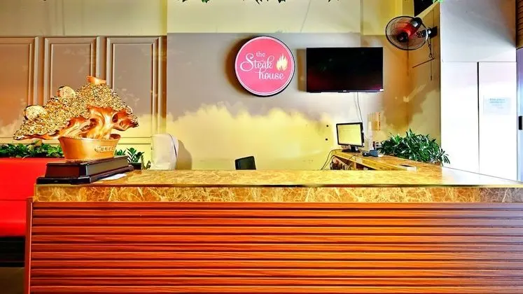 HANZ Armory Hotel & Apartment - Lobi