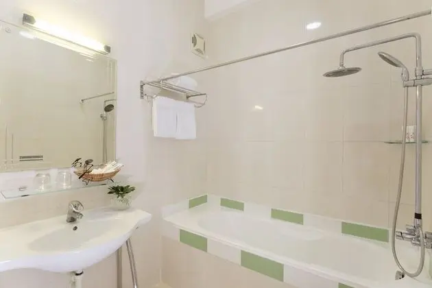 HANZ Meraki Hotel Bui Vien - Banyo Tipleri