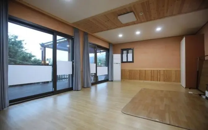 Hapcheon Gayasan Hwangtomaeul Pension - Oda