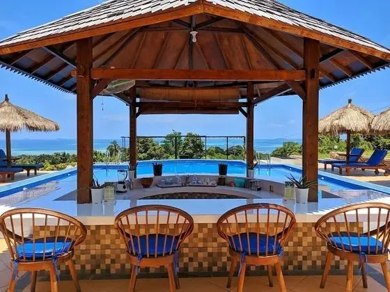 The Happinezz Hills Hotel Karimunjawa - Havuz
