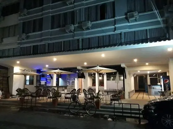 Happy Bou Jomtien Guesthouse - Dış Mekan