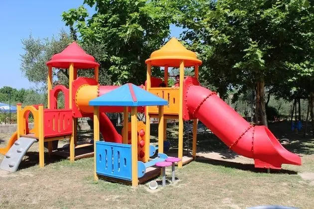 Happy Camp in Camping Cisano San Vito - Dış Mekan
