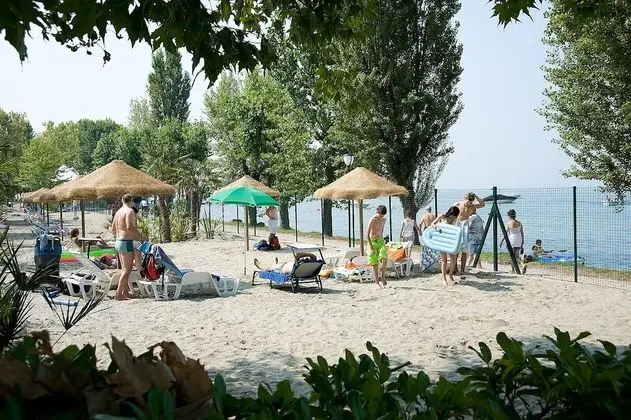 Happy Camp in Camping Cisano San Vito - Plaj