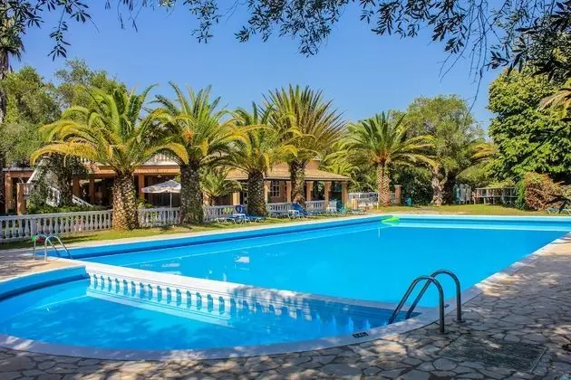 Happy Camp Mobile Homes In Karda Beach Camping and Bungalows - Havuz