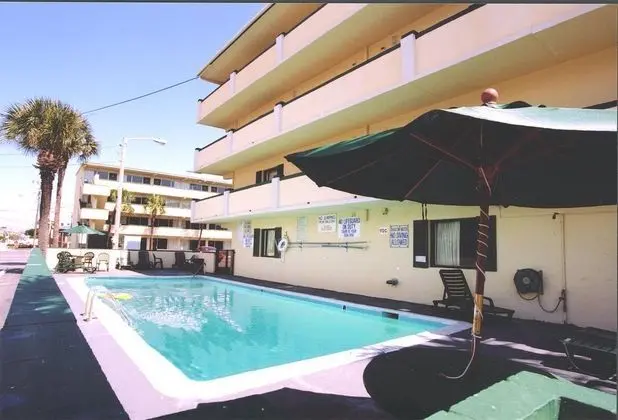 Happy Holiday Motel