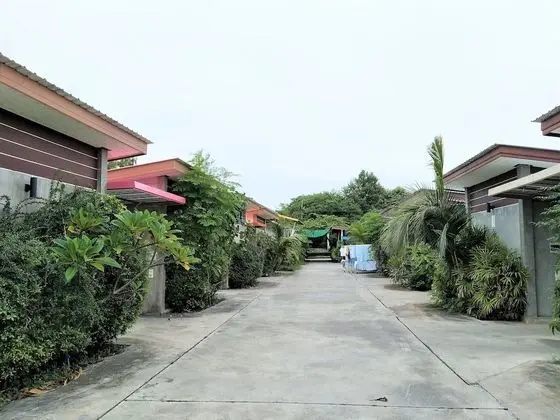 Happy Inn
