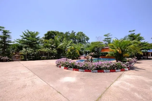 Happy Resort