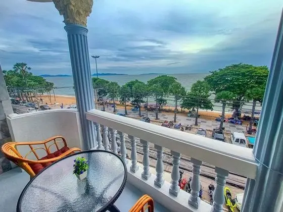 Happy Vikings - Beachfront