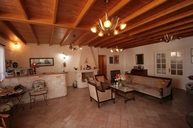 Hara Studios and Apartments