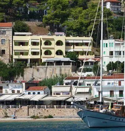 Haravgi Hotel - Dış Mekan