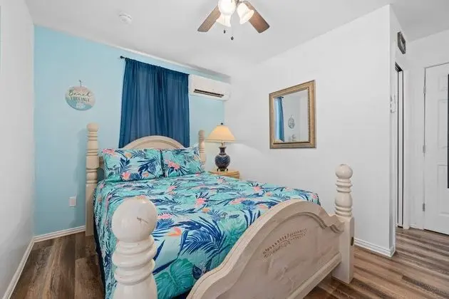 Harbor House Manor - Oda