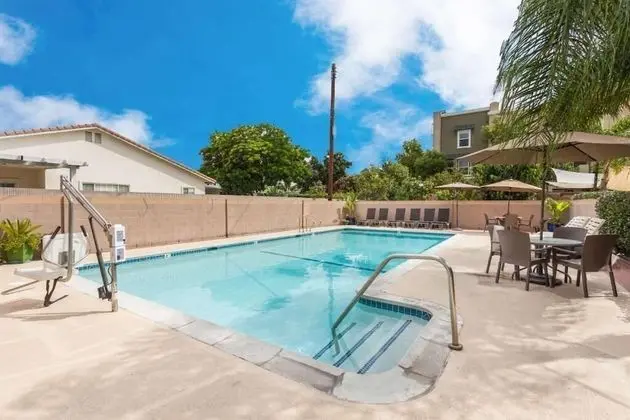 Harbor Inn & Suites - Havuz