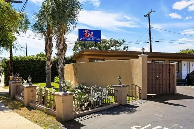 Harbor Inn & Suites La Habra - Dış Mekan