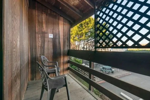 Harbor Lite Lodge
