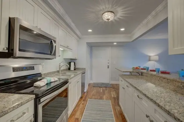 Harbor Towers Intracoastal Condo - Mutfak