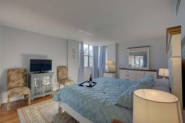 Harbor Towers Intracoastal Condo - Oda