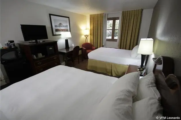 Harbor Winds Hotel