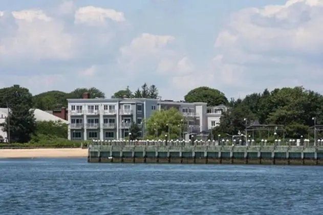 The Harborfront Inn - Dış Mekan