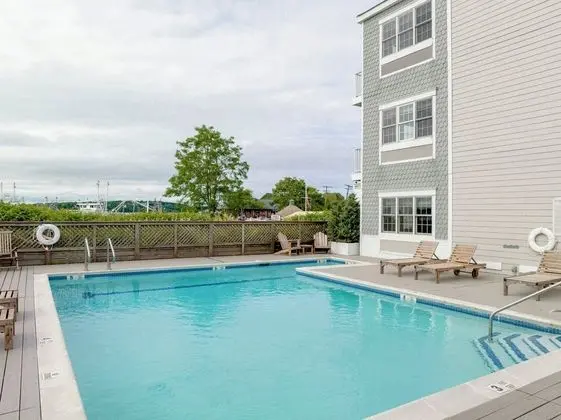 The Harborfront Inn - Havuz