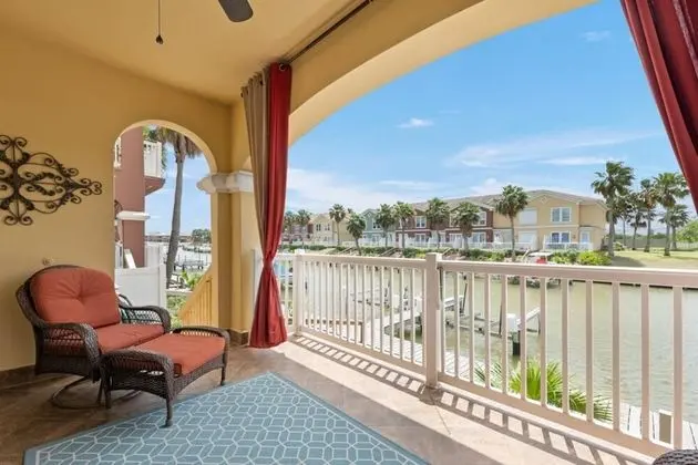 Harborside Townhome in Beautiful Laguna Vista