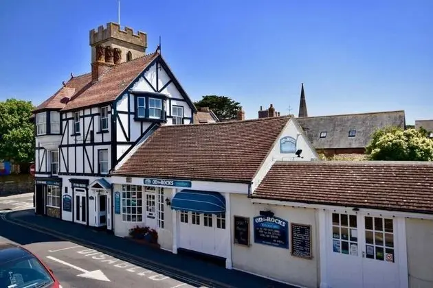 Harbour Life Dog Welcoming Yarmouth First Floor Apartment Sleeps 4
