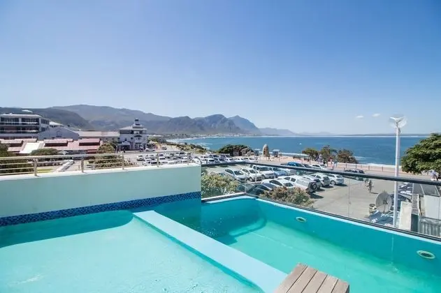 Harbour Square Hotel
