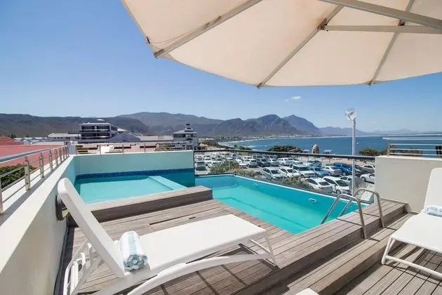 Harbour Square Hotel - Havuz