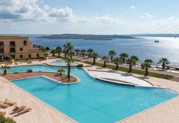 Harbour Views Gozitan Villa + Shared Pool - Havuz