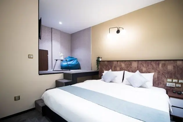 HARBOUR VILLE HOTEL HAMILTON