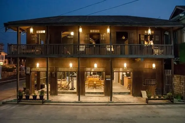 Hardwood Lodge - Hostel