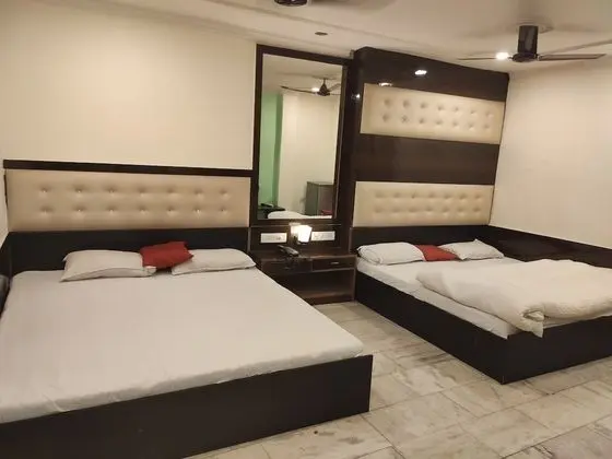 Hotel Hare Rama Deluxe