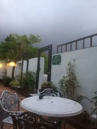 Harfield Guest Villa - Dış Mekan
