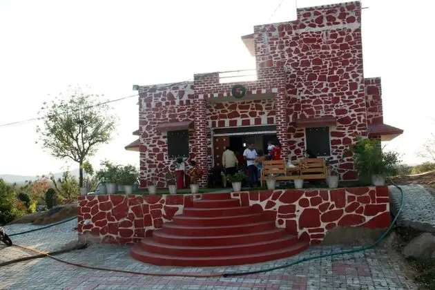 Hariyav Garh Resort