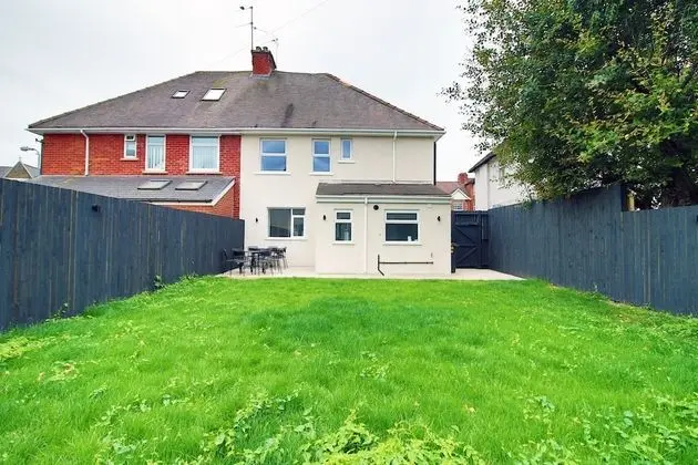 Harlequin Gardens by Tŷ SA-5 BR House