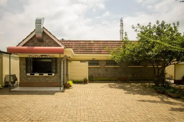 Harlequin Suites Hotel