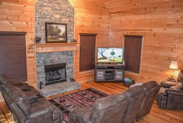Harleys River Retreat - Charming Cabin in Coosawattee River Resort Hot tub - Oda