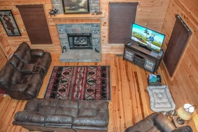 Harleys River Retreat - Charming Cabin in Coosawattee River Resort Hot tub - Oda