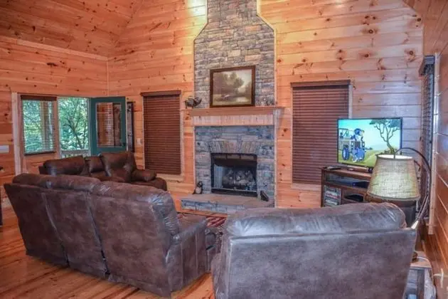 Harleys River Retreat - Charming Cabin in Coosawattee River Resort Hot tub - Oda
