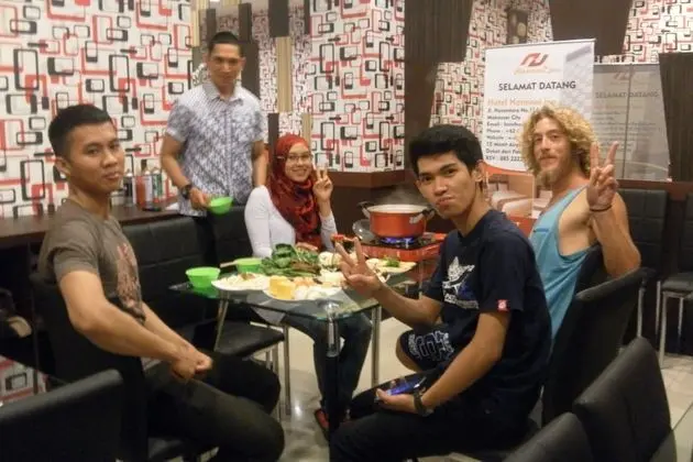Harmoni Inn Pelabuhan Makassar - Yerinde Yemek