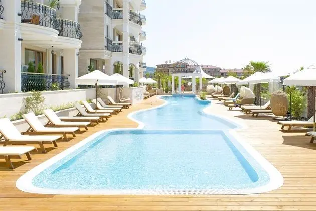 Harmony Suites Saint Vlas - Havuz