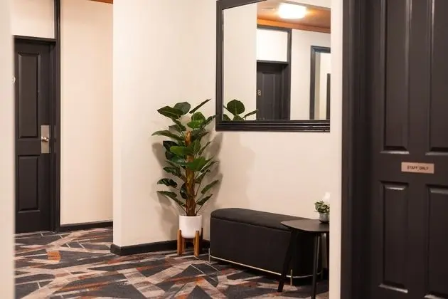 Harp Hotel - Lobi