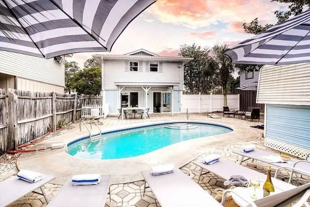 Harper by Avantstay Beautiful Home w/ Pool Walk to the Beach! - İç Mekan